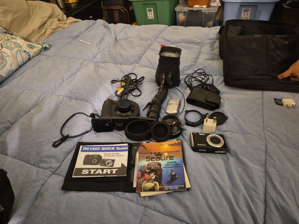 SeaLife DC 1200 Underwater Camera