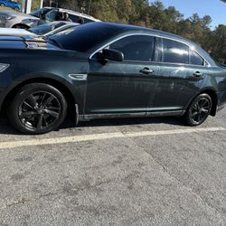 2010 Ford Taurus