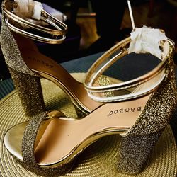 Bamboo Gold metallic glittery felt platform pump 