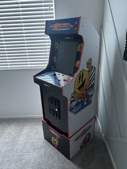 Arcade Pac-Man Game