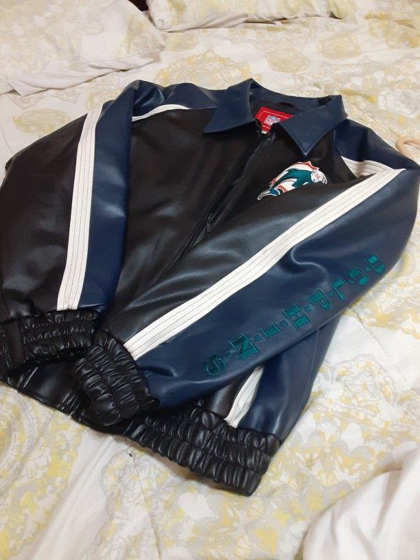 Miami Dolphins Vintage Reebok Nylon Jacket Aqual/orange XL for Sale in  Haltom City, TX - OfferUp