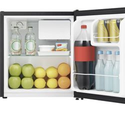 Mini fridge 