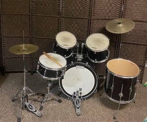 5 Piece Drum set with extra pieces ! includes 1 pair drum Sticks see description