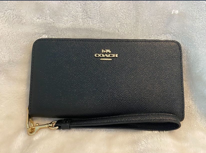 (BRAND NEW) Coach Wristlet Wallet Black/Gold
