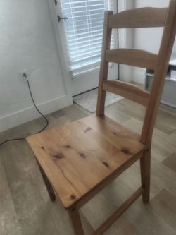 Solid Wood Ladder-Back Dining Chair