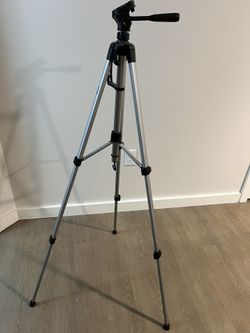 Camera Tripod! LIKE NEW!