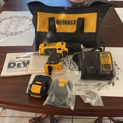 Dewalt dCB107