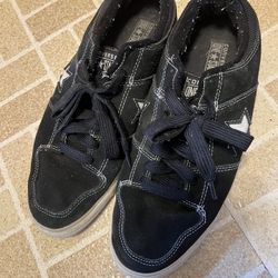 MENS ATHLETIC SHOES Size 13 by Converse