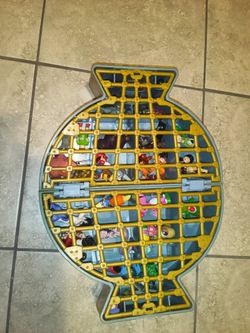 Figurines in storage game platform