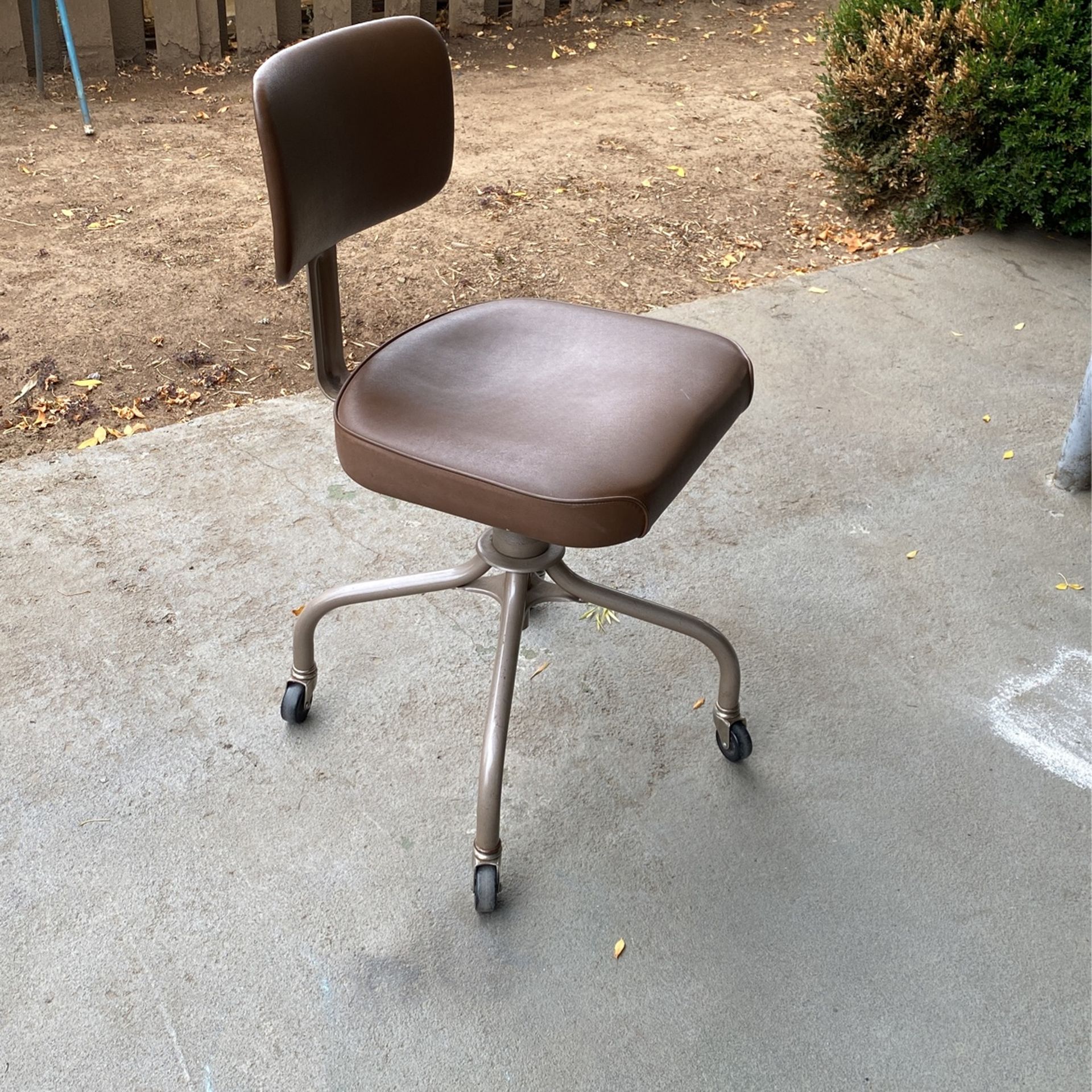Vintage Mcm Steelcase Inc Swivel Chair 