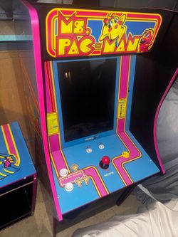 Ms. Pac-Man Arcade cabinet + Stand / 4 Games