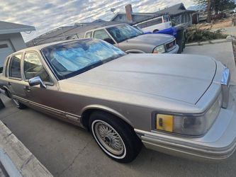 1992 Lincoln Town Car