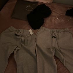 essential sweatpants