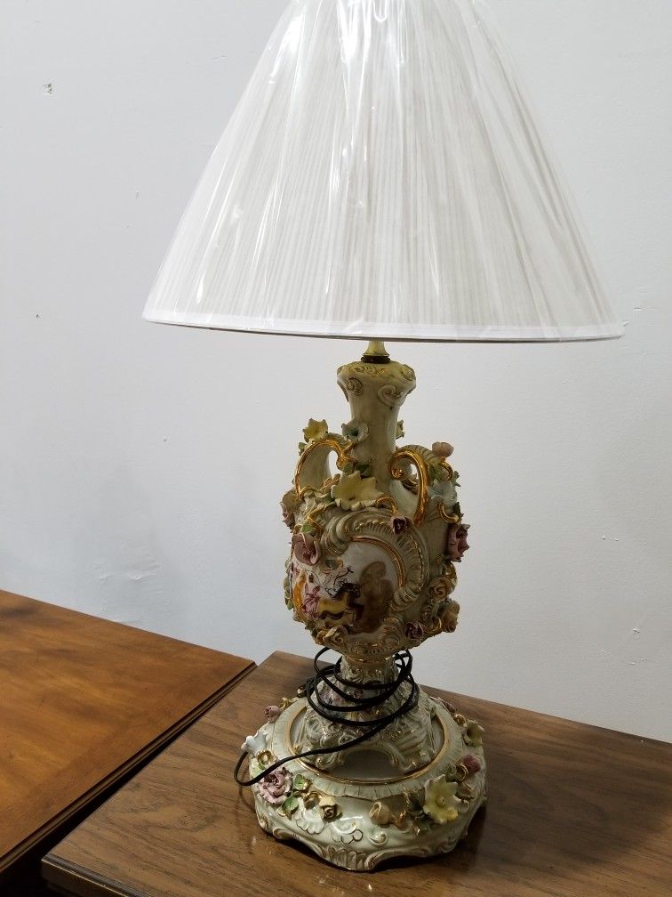 Antique Capodimonte Lamp