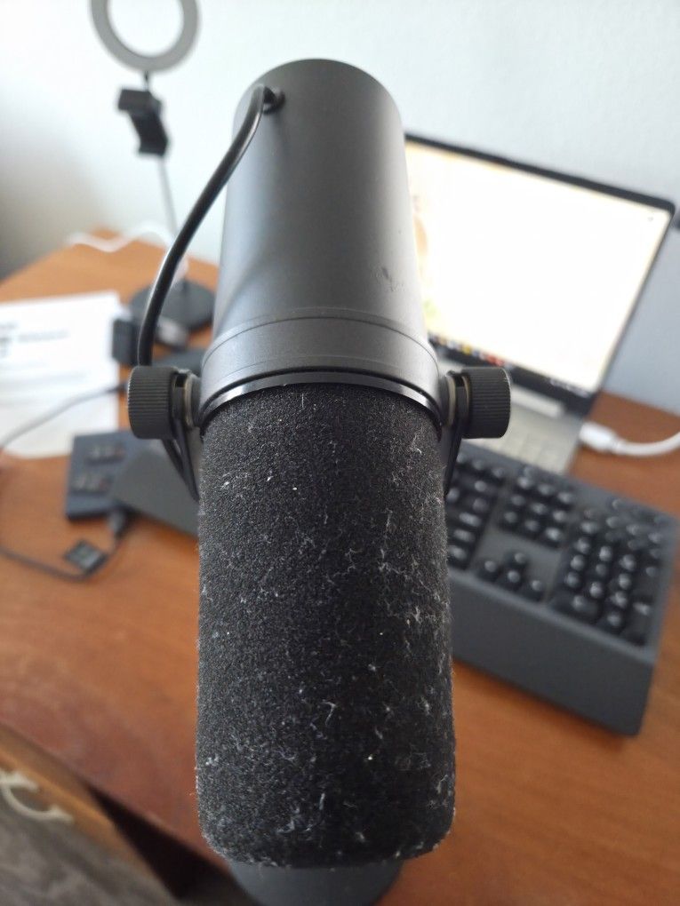 Shure SM7B Microphone - Vocal Dynamic Studio Mic for Broadcast, Podcast, Recording, Gaming & Streaming, XLR, Rugged Construction, Detachable Windscree