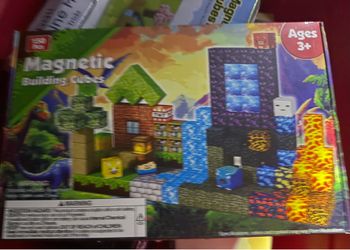 Magnetic build Cubes