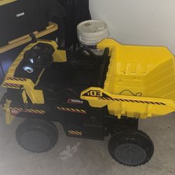 Tonka 12V Ride-On Dump Truck — Like New, Used Twice, w/ Charger (Katy 77493)