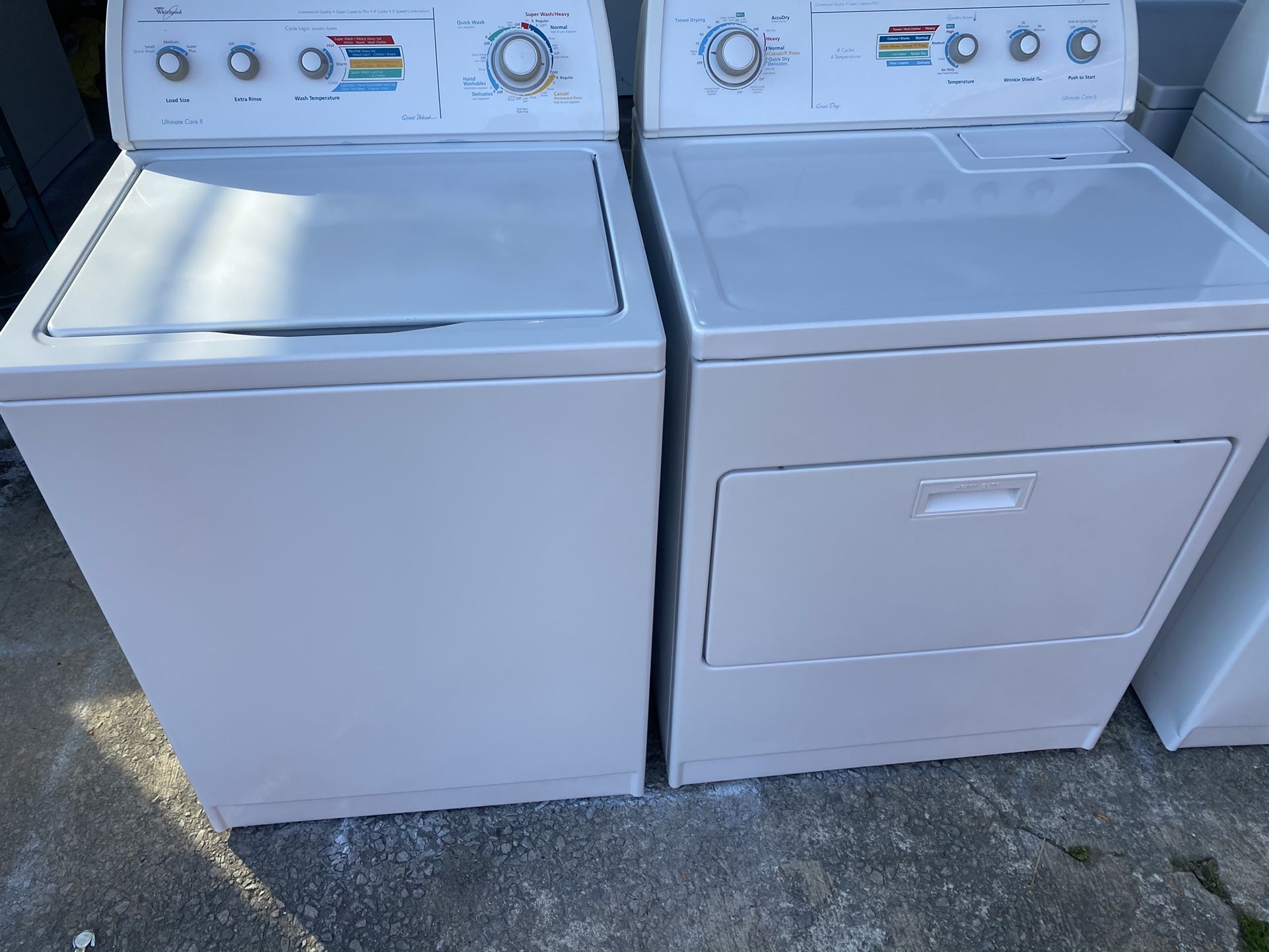 Like New Whirlpool Washer And Dryer Set Free Delivery And Warranty