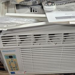 Keystone KSTAW05A 5000 BTU Window or wall mount Air Conditioner NEW