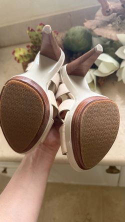 Michael Kors Sandals size 7 off white