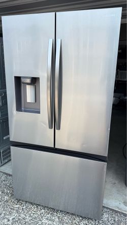 Samsung French door refrigerator (never used)