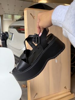 Women’s Sorel platform flat size 7.5