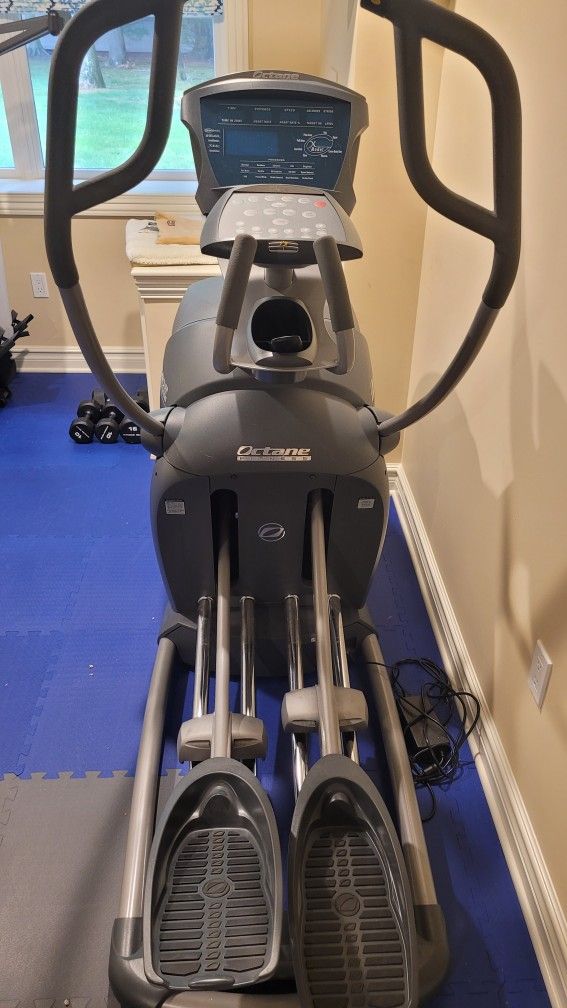 Octane Fitness Elliptical Q47E Best in Class for Sale in Jersey