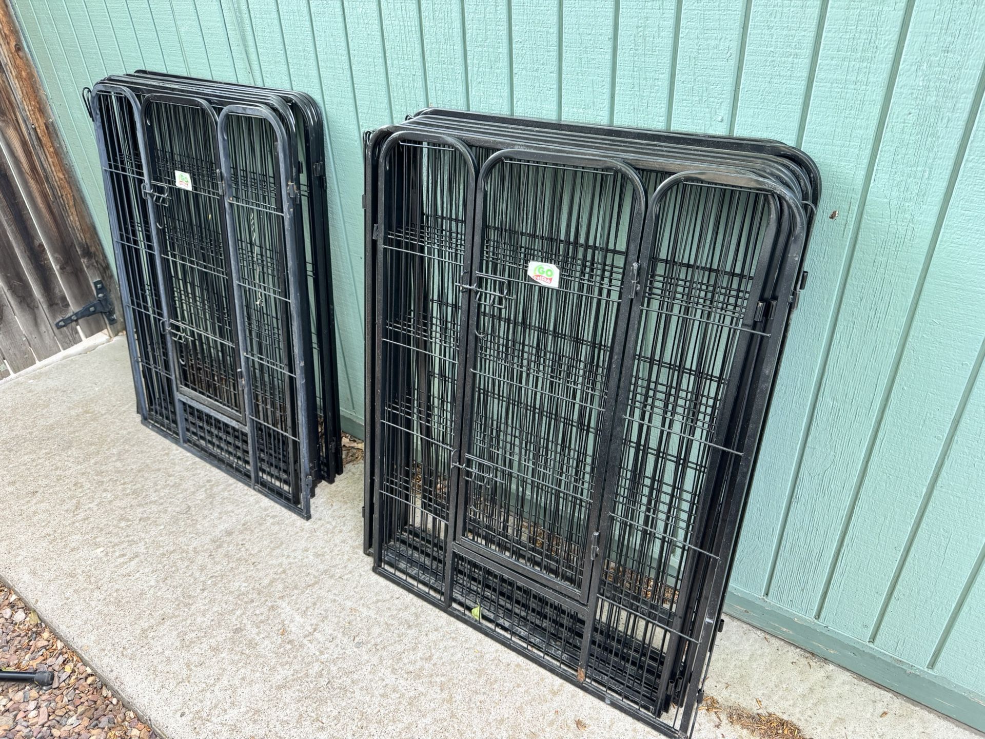 Portable dog kennels