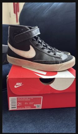 Nike 2.5Y