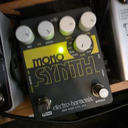 Mono synth pedal  ehx