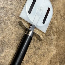 Pampered Chef pizza cutter