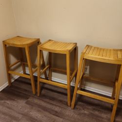 Wooden Stools / Bancos O Sillas De Madera  