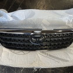 05-08 Toyota Corolla Grille