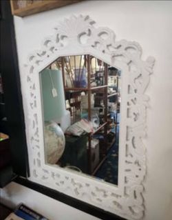 FLEUR DE LIS Wood WALL MIRRORS White 17 1/2" × 23 1/2" Nice Condition