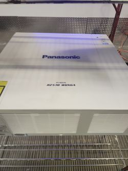 Panasonic Pt-rz570 Projector