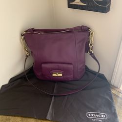 New Coach Leather Convertiable Shoulder Purse Raisin