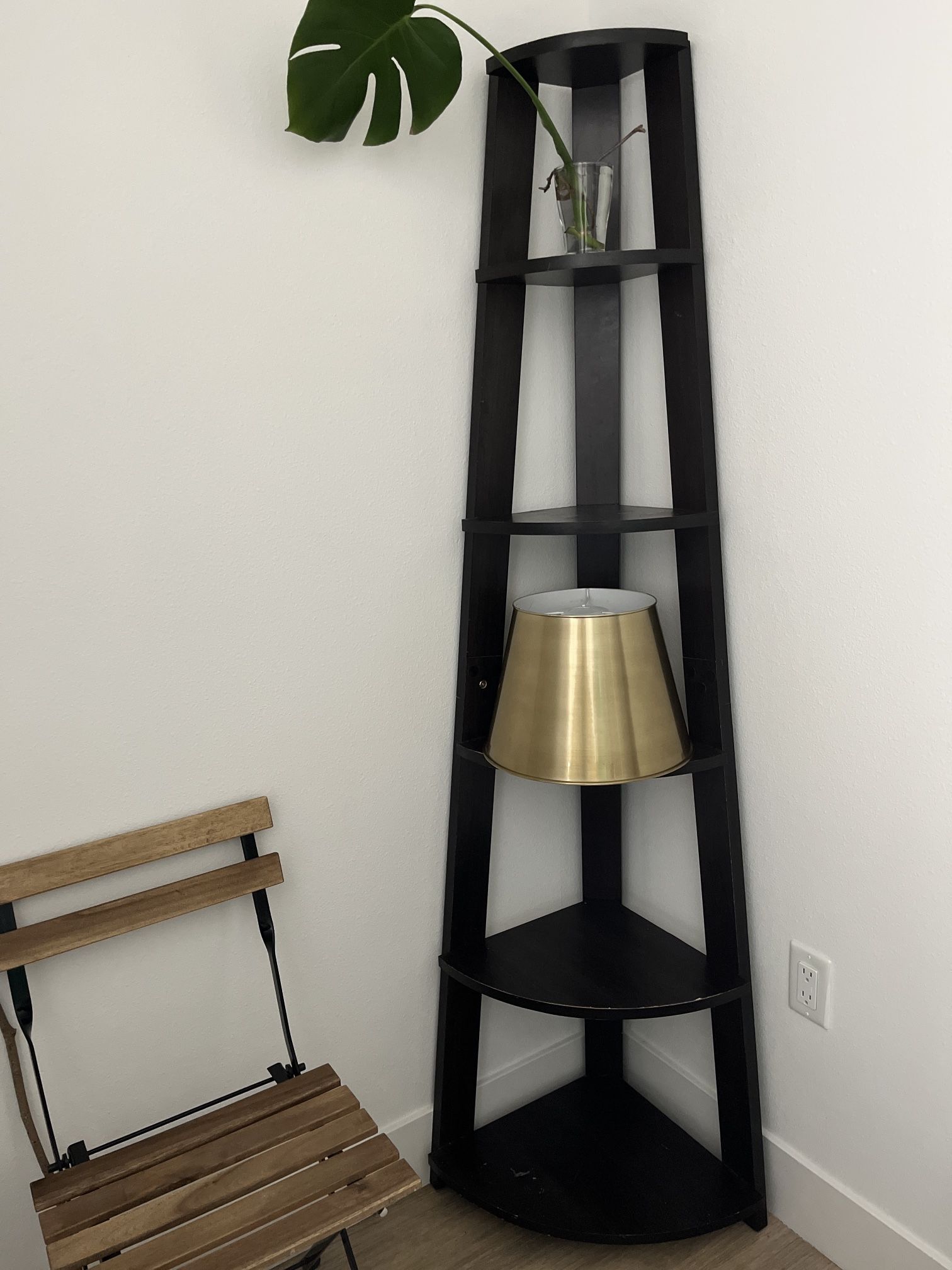 Corner Etagere/shelf 