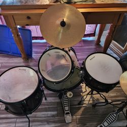 Ludwig Drum Kit (see description)