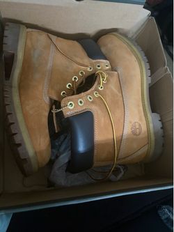 Shoes size 9