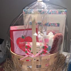 CUSTOM Made Teacher Appreciation Gift Baskets ***PRICES RANGE BASED ON CONTENTS!!!!***