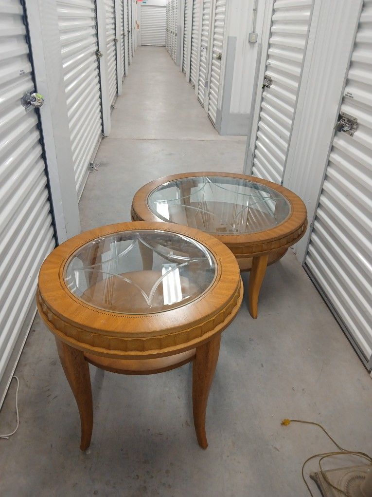 2 Coffee Tables With Glass Top