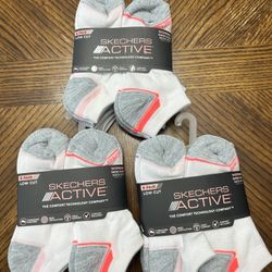 NWT Skechers Active women's cushioned arch support low cut socks 18 pairs 