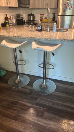 Bar stools leather -2 of them