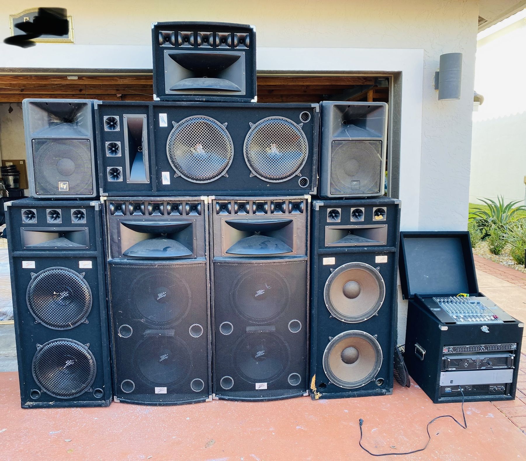Speakers & Amplifiers - DJ Audio Equipments- $3,500