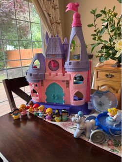 Little People Princess Talker Castle