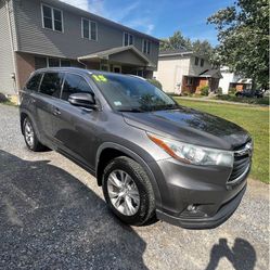 2015 Toyota Highlander XLE- Test drive Today! 