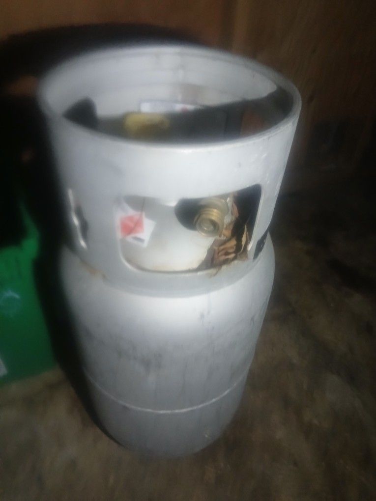 Aluminum PROPANE TANK 8 gal. FULL