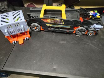 Batman hot wheels track and truck