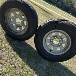 Tires and wheels for trailer 13”The tires are bad