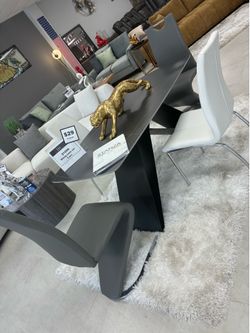 New Dining table set 5 pcs